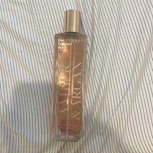 amber and argan perfume from bath and body works